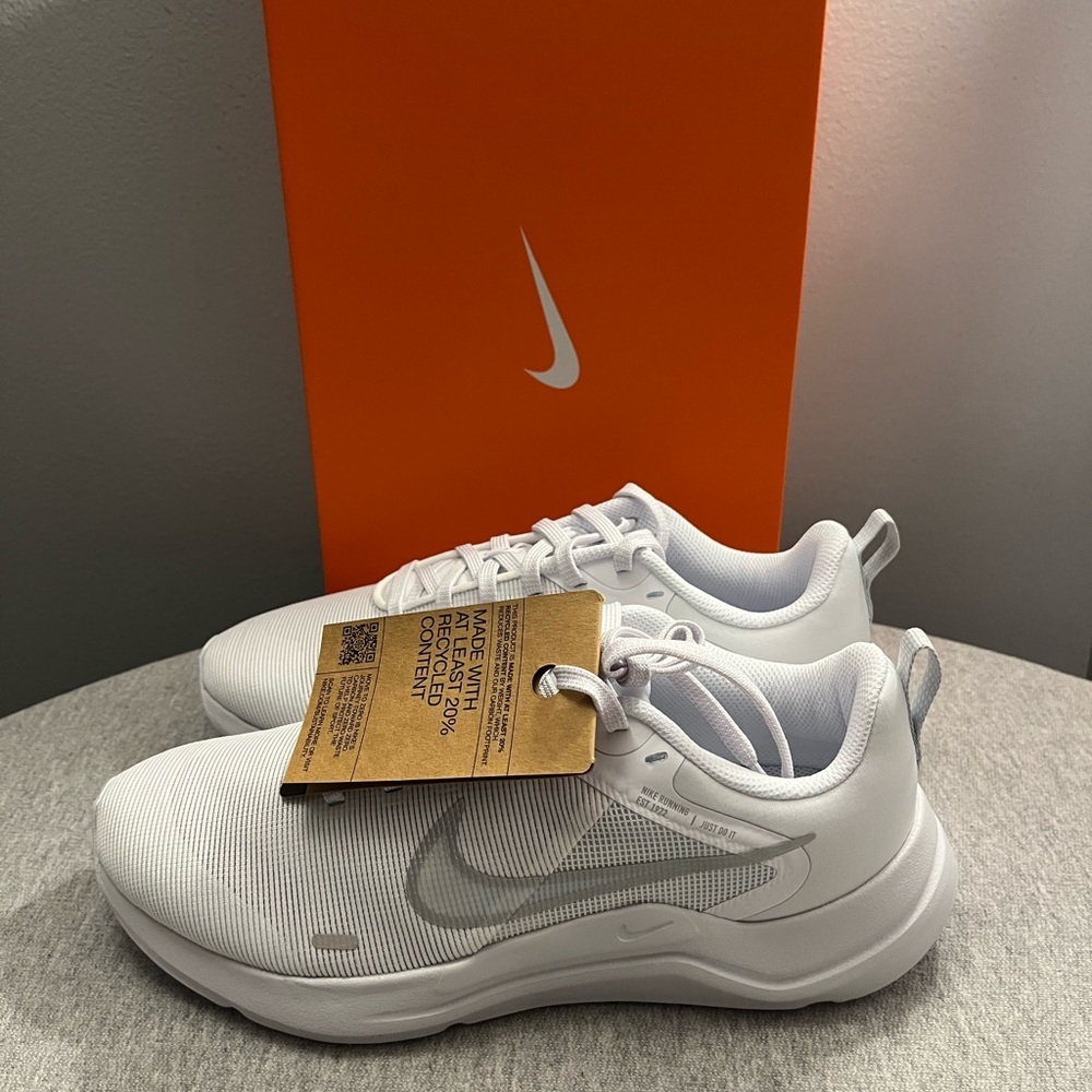 Nike Downshifter 12 White Silver Running Women’s Shoe Size 7.5 DD9294-100 - Picture 5 of 11